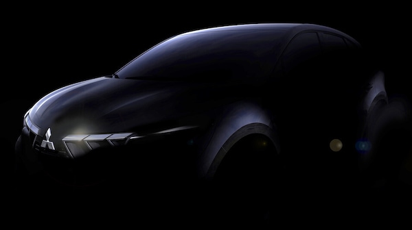 Nuova Mitsubishi ASX 2023 sarà ibrida full e plug-in su piattaforma Captur