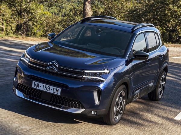 Citroen C5 Aircross 2022, i prezzi del restyling Hybrid, benzina e diesel