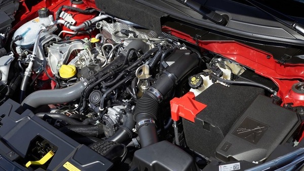 Nissan, stop allo sviluppo di nuovi motori benzina
