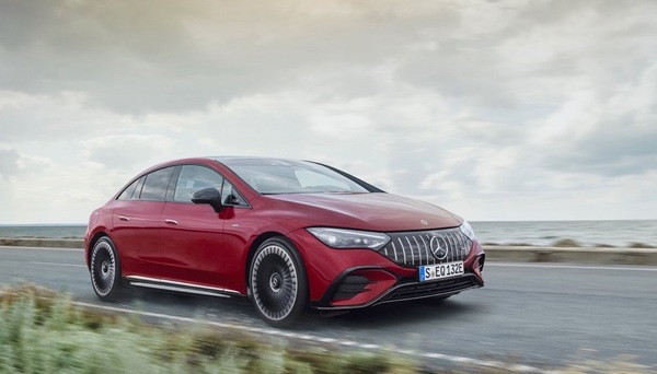 Nuova Mercedes-AMG EQE, supersportiva elettrica in abito business