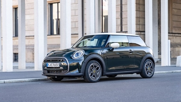 MINI Cooper SE Resolute Edition, esclusività tra passato e futuro