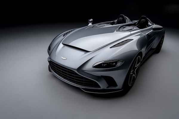 Contrordine Aston Martin, il motore V12 rimarrà in catalogo