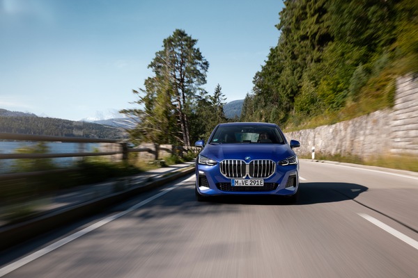 Nuova BMW Serie 2 Active Tourer, la plug-in hybrid che "non si scarica mai"