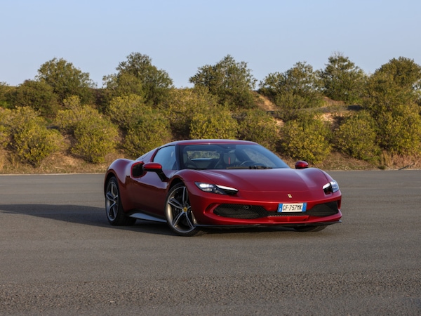 Ferrari 296 GTB, il test