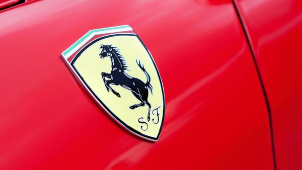 Ferrari, un milione di euro per l'Ucraina e stop alle vendite in Russia