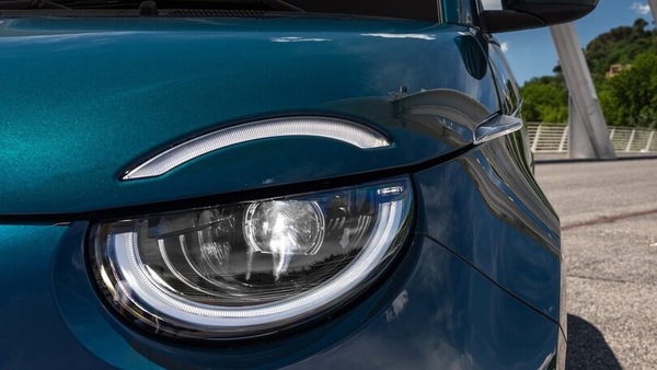 Abarth 500 elettrica, ecco il primo modello green dello Scorpione