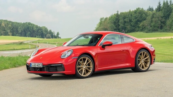 Porsche 911 Carrera restyling, novità su aerodinamica e Adas