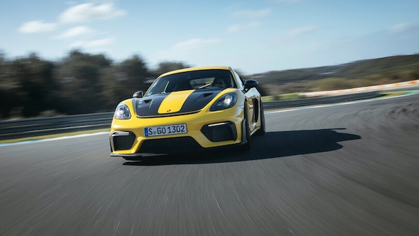 Porsche Cayman GT4 RS, col motore della GT3 fa faville