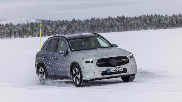 Nuova Mercedes GLC 2022 rivela i numeri super dell'ibrido plug-in