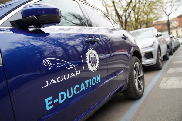 E-ducation per l'auto elettrica: ecco il progetto di Jaguar Land Rover Italia per imparare a conoscere la nuova mobilità