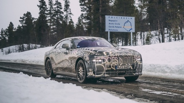 Rolls Royce Spectre, l'elettrica usa la batteria per il comfort totale