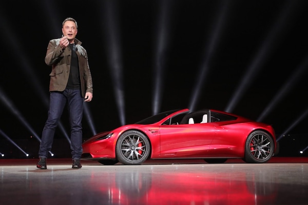 Musk rilancia: Full Self Driving in Europa entro l'estate