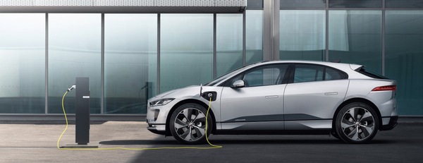 Jaguar Land Rover dimezzerà la emissioni gas serra per il 2030