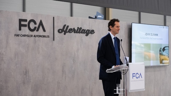 Elkann agli azionisti: "Il futuro è elettrico, lo chiedono i mercati"