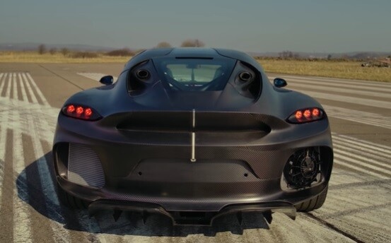 Koenigsegg Gemera, il Piccolo Gigante Amichevole scalda la voce