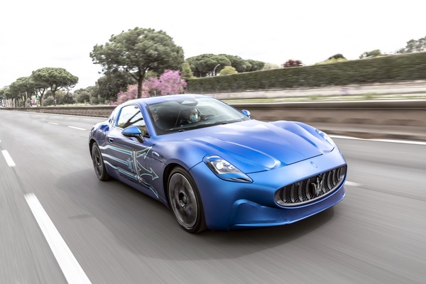 Tavares porta al debutto la Maserati Gran Turismo Folgore