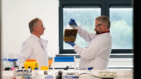 Benzina troppo cara? Pazza idea, in Scozia pensano al whisky