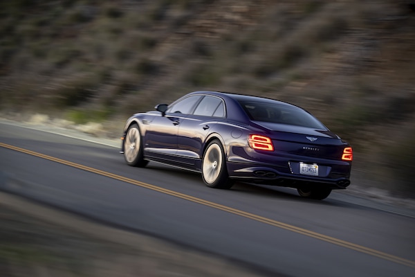 Bentley Flying Spur Hybrid, eleganza green