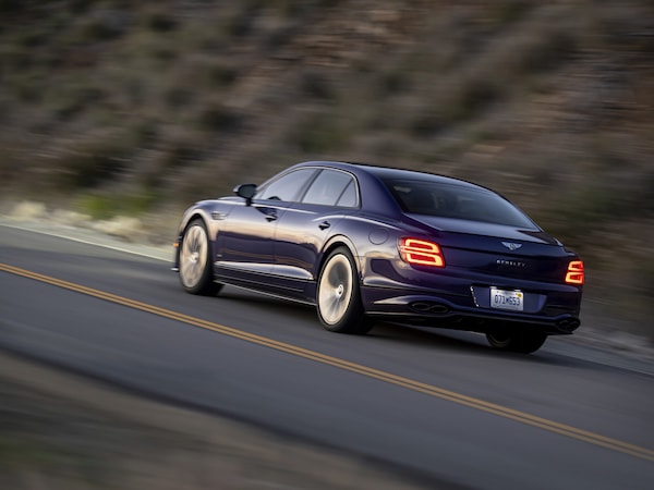 Bentley Flying Spur Hybrid, eleganza green