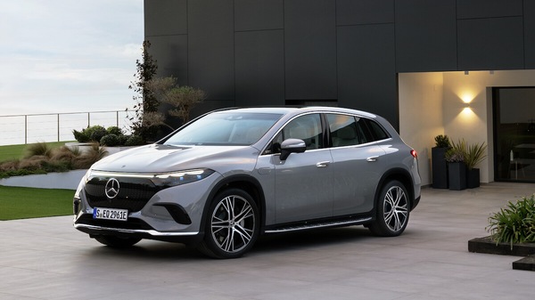Mercedes EQS Suv, come un'ammiraglia ma a tutto spazio