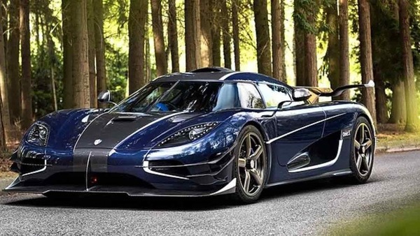 Dubai, trova un’auto da 1,6 milioni di euro e rimane sconcertato