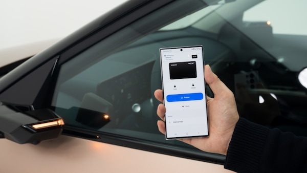 GV60 Genesis, la chiave diventa digitale con Samsung