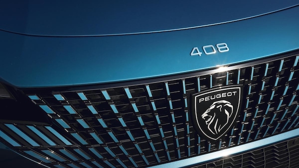 Peugeot 408, un po' berlina un po' crossover rivela i primi dettagli