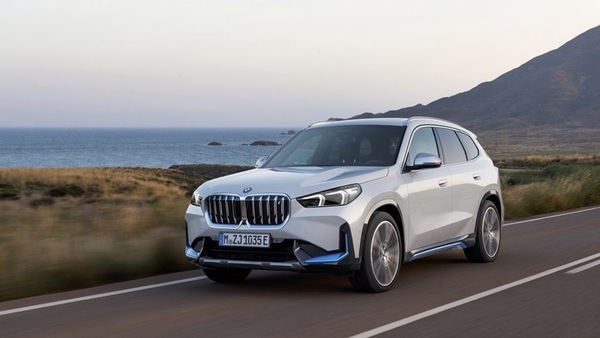 Nuova BMW X1, quanto cambia: dalle dimensioni ai motori, fino a iX1