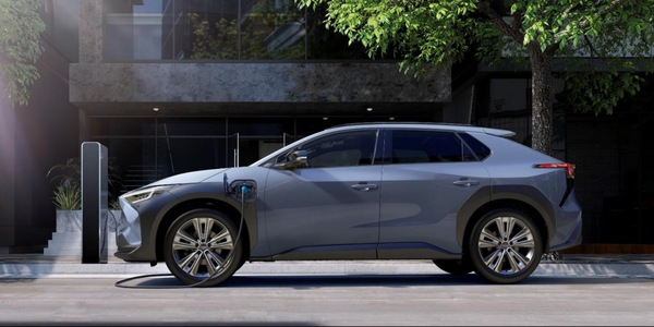 Subaru Solterra, il Suv elettrico alla Design Week di Milano