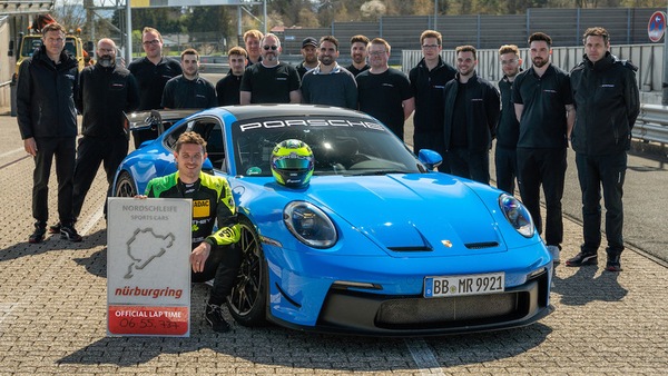 Porsche 911 GT3, come farla "volare" con il pack Manthey