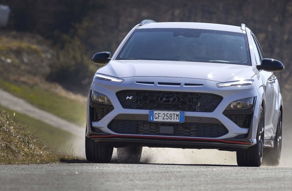 Sul nuovo numero di Auto in edicola: Hyundai Kona N, un vero fulmine