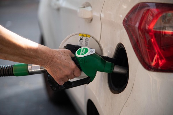 L'UE ha deciso: dal 2035 stop alla vendita di auto benzina-Diesel-GPL