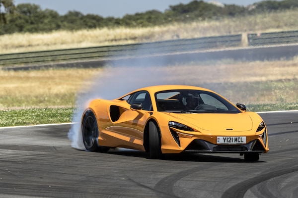 McLaren Artura, l'abbiamo provata in esclusiva