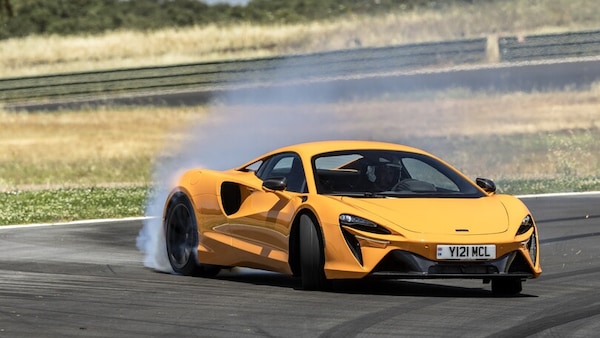 McLaren Artura, l'abbiamo provata in esclusiva
