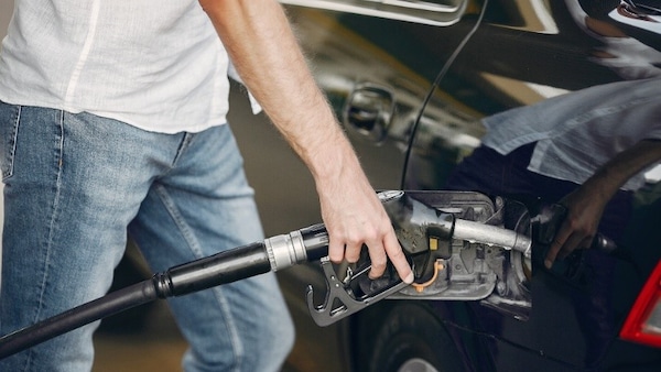 Prezzi carburanti, il Governo proroga e aumenta il taglio delle accise