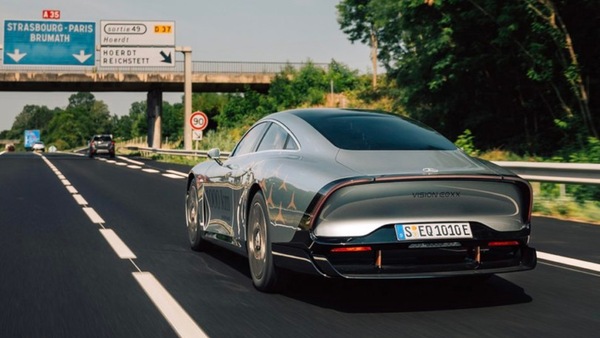 Mercedes Vision Eqxx,1.202 km con una carica in traffico reale