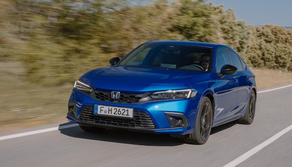 Honda Civic, la best seller punta tutto sull'ibrido