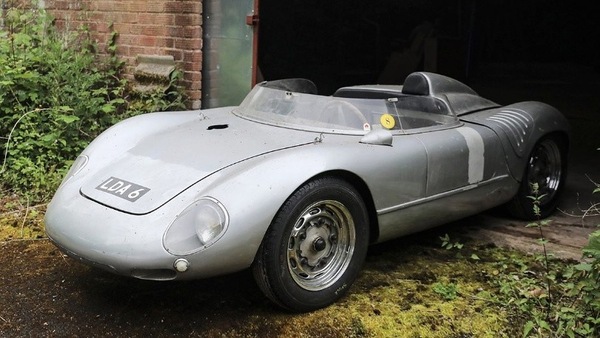 Porsche 550 Spyder del 1956: il ritrovamento in un fienile in Svizzera
