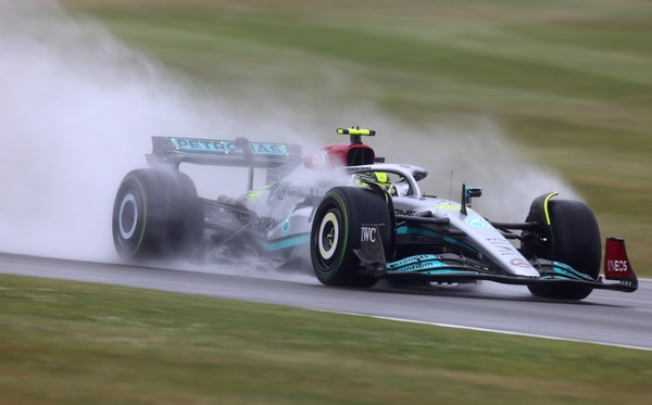 Hamilton, quinto e deluso: "Strategia sbagliata, non sono felice"