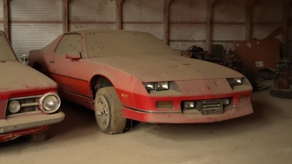 Fienili come miniere d’oro: ritrovate Fiat Dino e auto d'epoca inestimabili