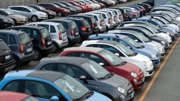 Auto usate: a giugno crollo delle vendite di quasi il 18%