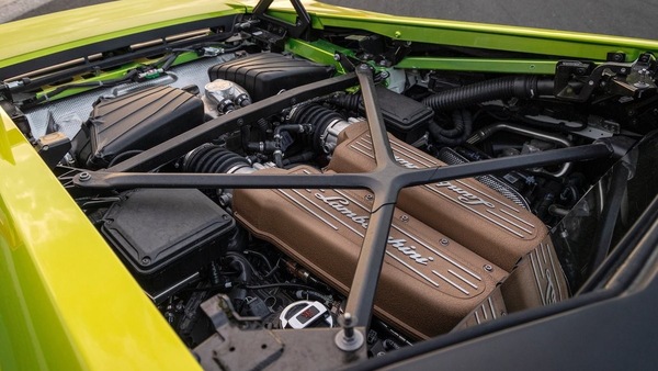 Lamborghini, nuova Huracan ibrida e con un motore ad hoc