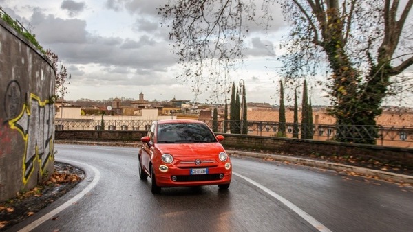 Fiat 500 Hybrid, con la promozione di luglio costa 129 euro al mese