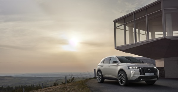 Sul numero di Auto in edicola: Nuova DS 7, très chic l'ammiraglia