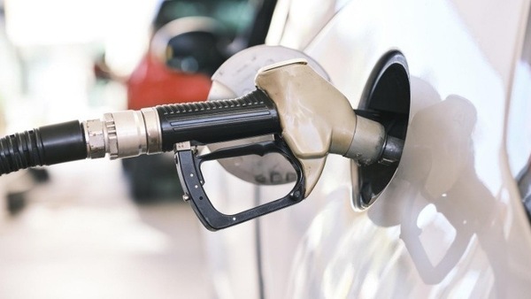 Bonus carburante di 200 euro per dipendenti privati: come ottenerlo