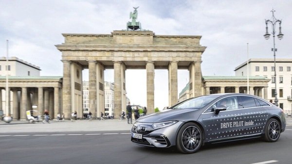 Il bando ai motori termici: arriva la resa dei conti