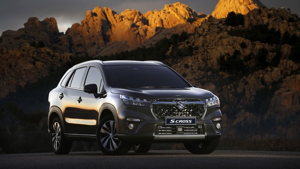 Suzuki S-Cross full hybrid arriva in Italia, i prezzi