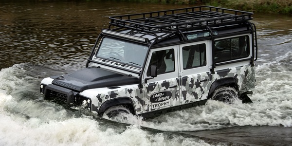 Land Rover Classic Defender Works V8 Trophy II, il passato ritorna