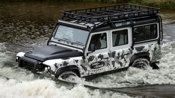 Land Rover Classic Defender Works V8 Trophy II, il passato ritorna