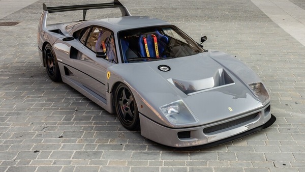 Ferrari F40, la più potente e rara di tutte all'asta